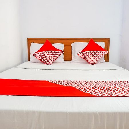 Oyo 569 Cigadung Guest House Syariah Бандунг Экстерьер фото