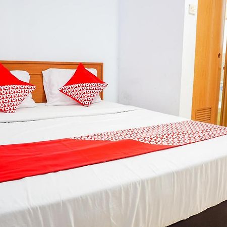 Oyo 569 Cigadung Guest House Syariah Бандунг Экстерьер фото