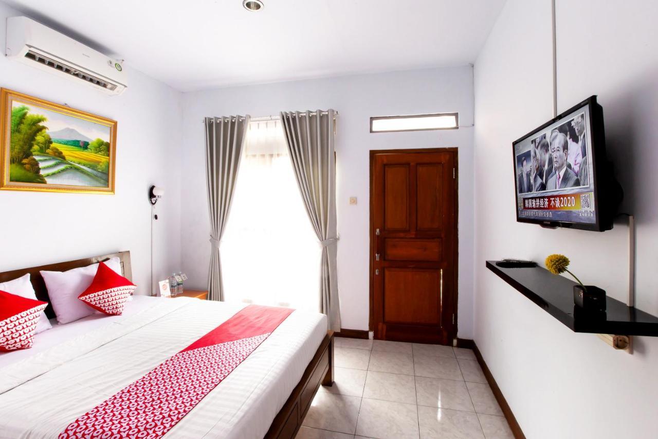 Oyo 569 Cigadung Guest House Syariah Бандунг Экстерьер фото