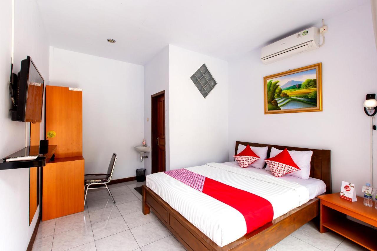 Oyo 569 Cigadung Guest House Syariah Бандунг Экстерьер фото